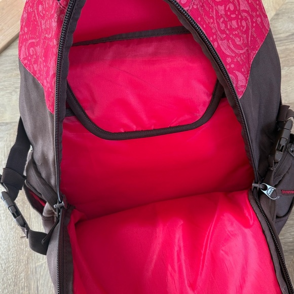 Red backpack - Picture 4 of 4